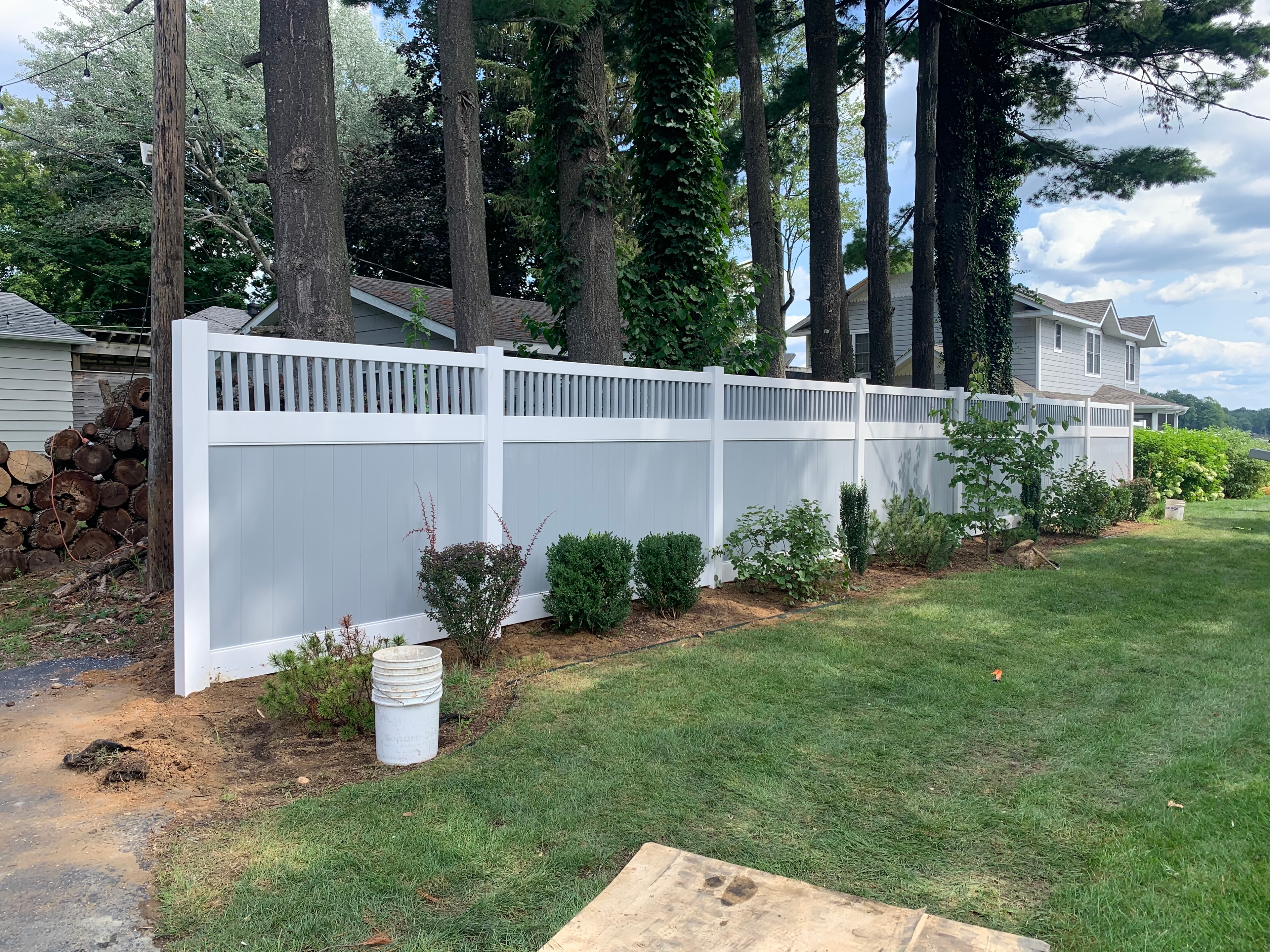 Vinyl Privacy Fence with Lattice Top